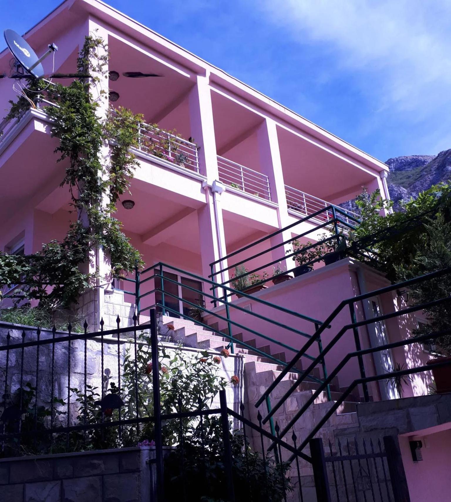 Ecohouse Risan Studio מראה חיצוני תמונה